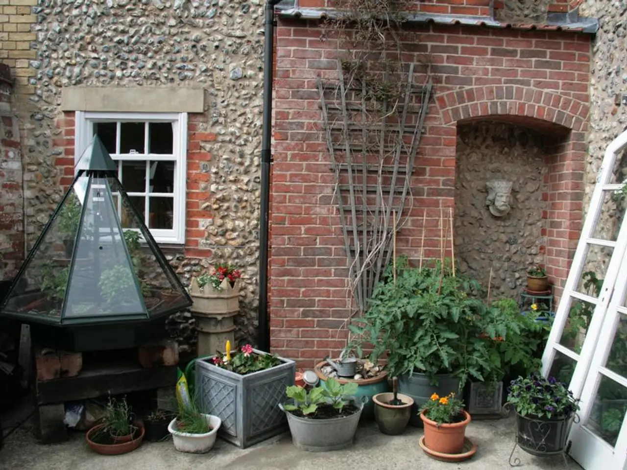 Manufactured goods producer Faberlic sets up a facility in Moscow at a cost of 1.5 billion rubles.