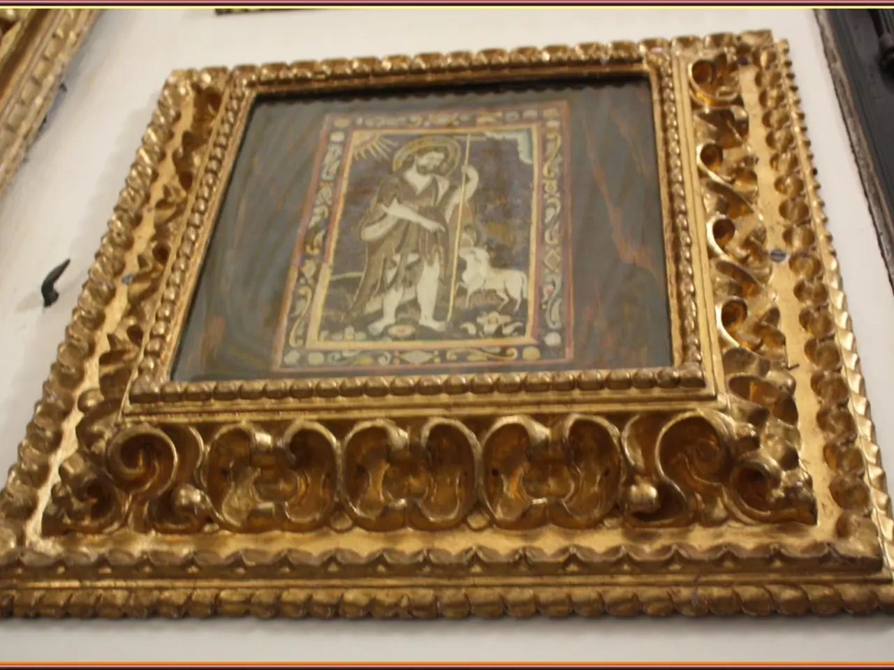 Golden prices escalate following announcements of potential US import duties on gold.