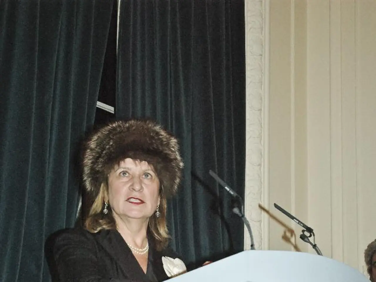 Finance Minister discusses future financial savings strategies in oe24 TV interview