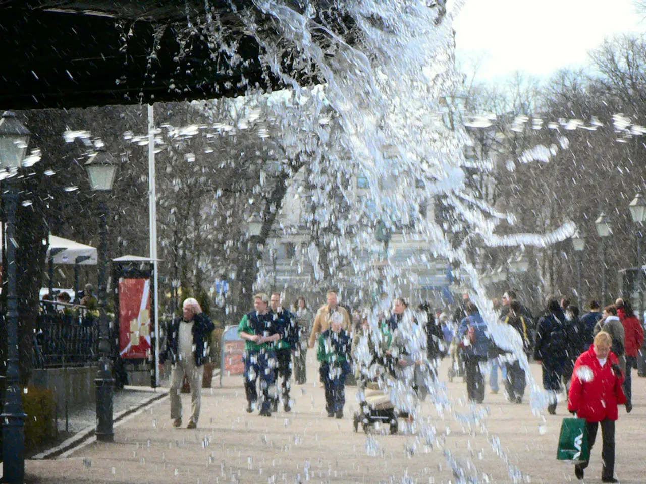 Tree removal following water pipe rupture along Gustav-Stresemann circle