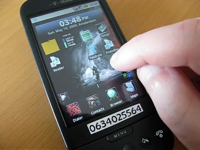 Unscrupulous Bank Employee Achieves Phone-Based Fraud Success