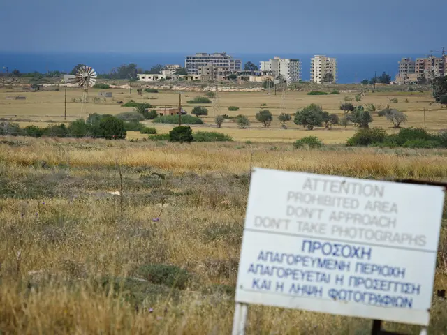 Warnings issued by Ifo-Institut and energy sector regarding potential risks associated with energy...