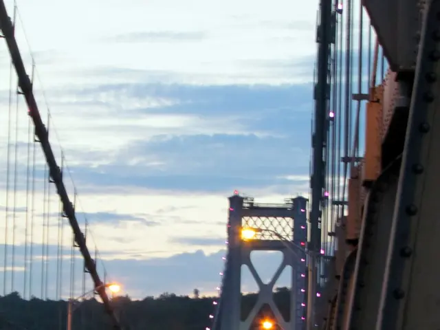 Heavy truck traffic on the Josef-Kardinal-Frings bridge in Dusseldorf now subject to new radar...