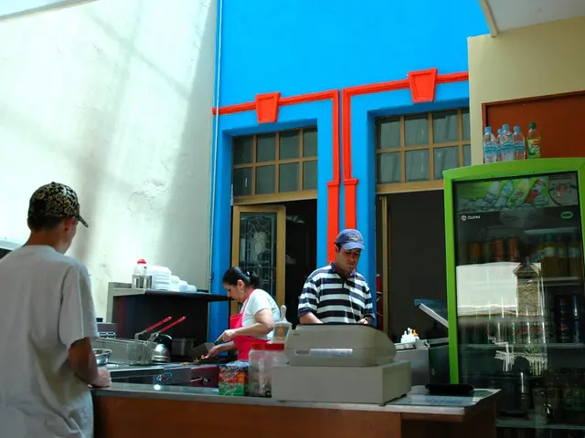 Customer Advisors for Individual Clients (Male, Female, or Diverse)