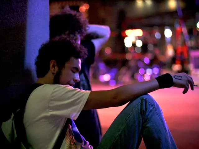 Smuggled Cigarettes Discovered at Border: 12,000 Cigarette Packages Found in Luggage