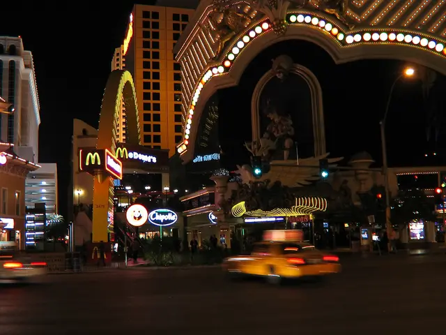 Power failure stirs unease at The Residence - "Causing Unease through Blackouts"