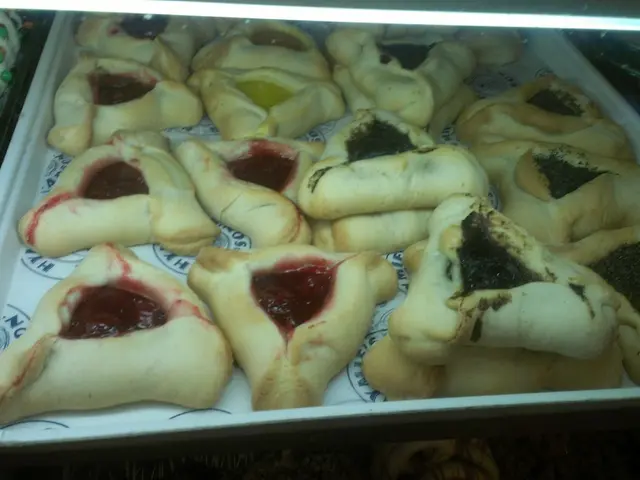 Redesigned Tower TraysTM by Colpac bridge the divide between restaurant dining and takeout meals.