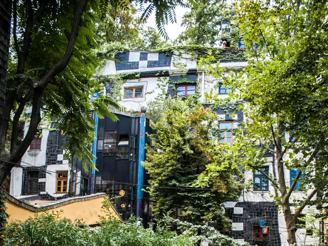 Exploring Winter Warmth through Seasonal Heat Storage: A Look at Summer's Contribution